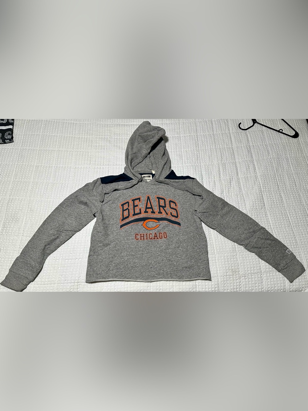 Chicago Bears Women's Gray Crop Crewneck Hooded Sweatshirt